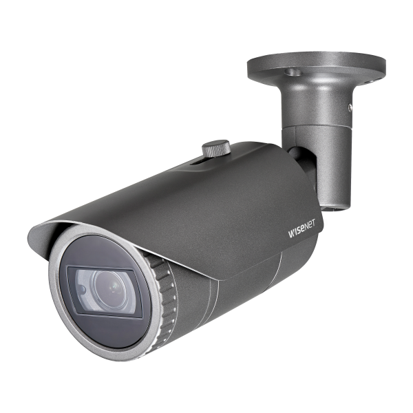 Cámara IP Tipo Bala Antivandálica 2 Megapíxel / Lente Varifocal 3.2 - 10mm / IR 30M / WDR 120db / IP66 / H.265 & WiseStream marca Hanwha